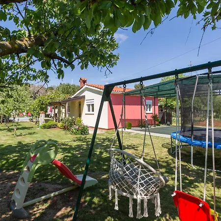 Cozy In With Wifi Holiday home Pula