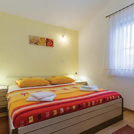 Cozy In With Wifi Holiday home Pula
