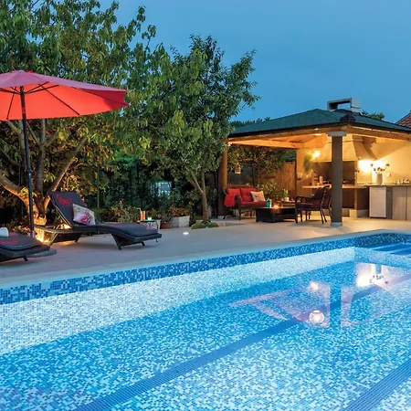 Holiday home Cozy In With Wifi Pula