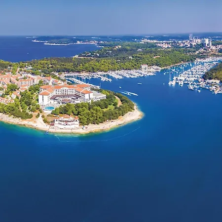 Vikendica 2 Bedroom Beautiful In