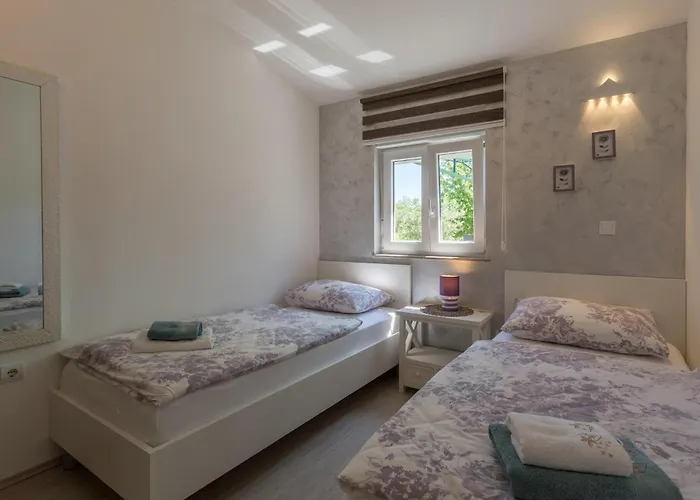 2 Bedroom Beautiful In