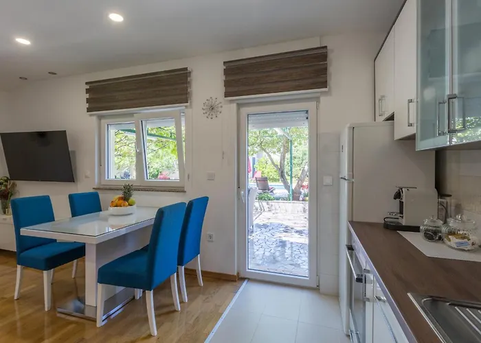 2 Bedroom Beautiful In Σπίτι διακοπών