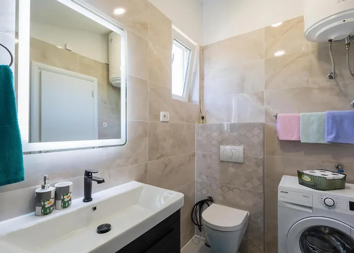 2 Bedroom Beautiful In *