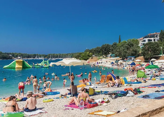 2 Bedroom Beautiful In Σπίτι διακοπών Πούλα