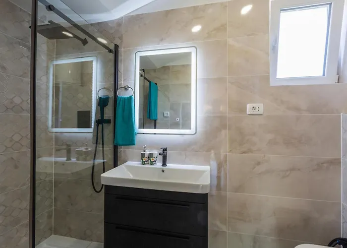 בית נופש 2 Bedroom Beautiful In *