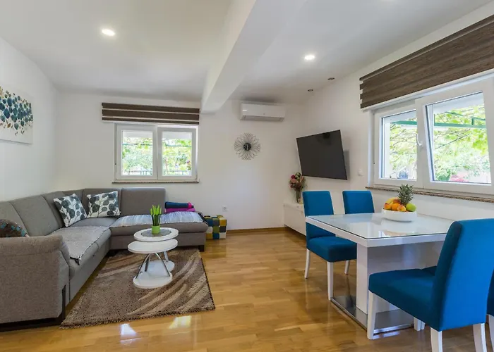 Dom wakacyjny 2 Bedroom Beautiful In *