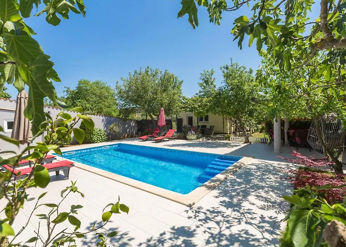 Dom wakacyjny 2 Bedroom Beautiful In *