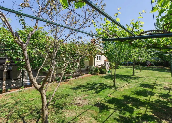 2 Bedroom Beautiful In * פולה