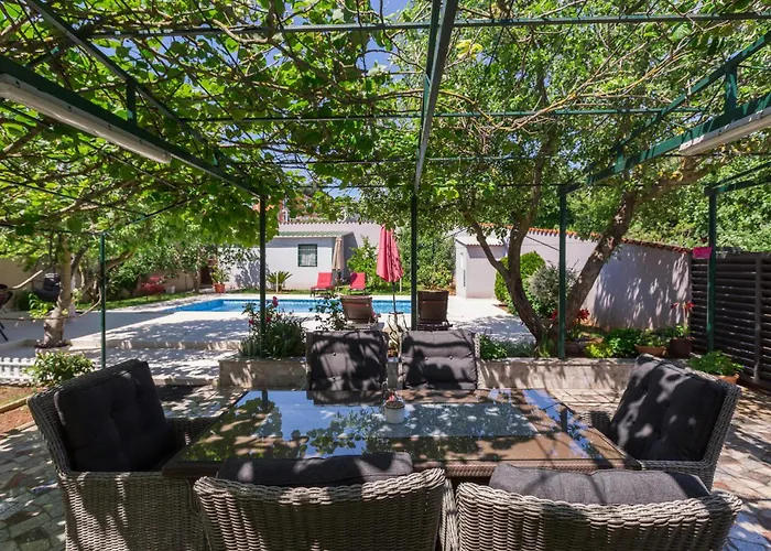 2 Bedroom Beautiful In *