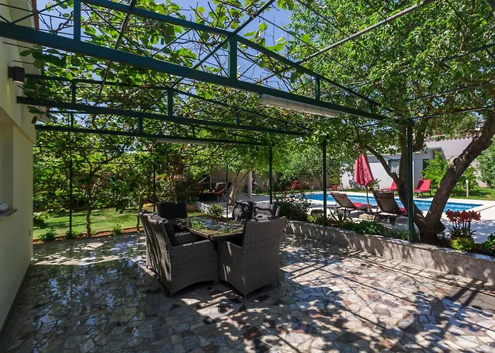 2 Bedroom Beautiful In Dom wakacyjny