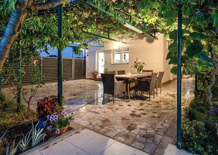 2 Bedroom Beautiful In Pula