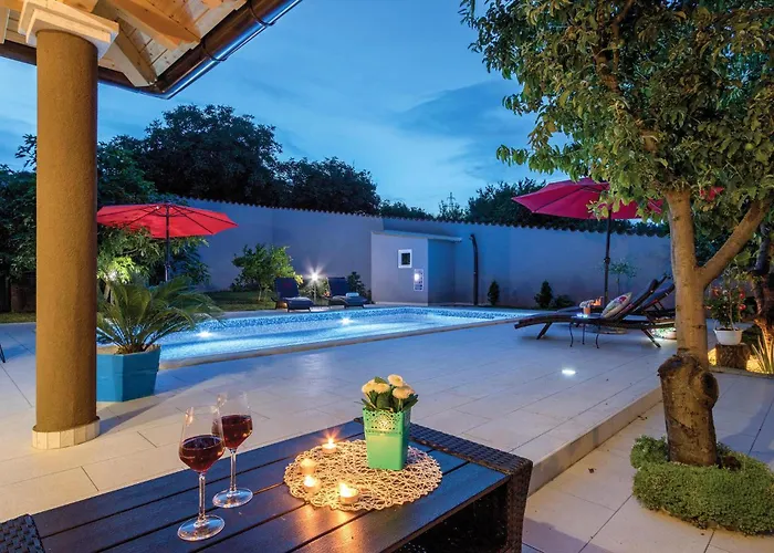 Dom wakacyjny 2 Bedroom Beautiful In *