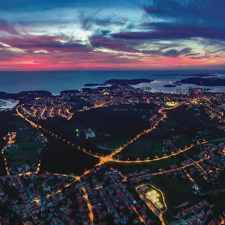 Beautiful In * Pula